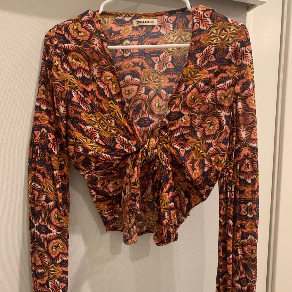 Billabong patterned front tie shirt
